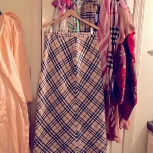 Burberry wool A Line Skirt . Ankle Length.